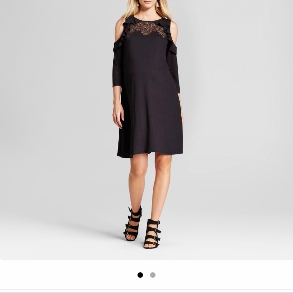 Cold shoulder Ruffle maternity dress